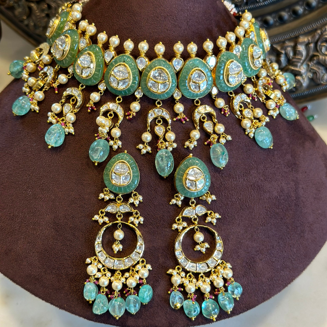 18kt Gold Polki Necklace with Emerald Accents